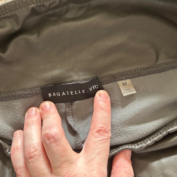 Bagatelle NYC Women’s Medium faux vegan black leather pants straight leg - Picture 5 of 7